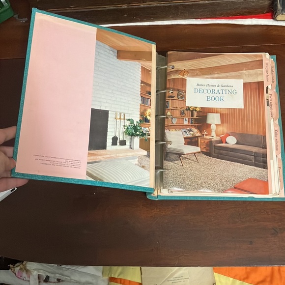 Vintage 1956 Better Homes & Gardens Decorating Book - Picture 4 of 11